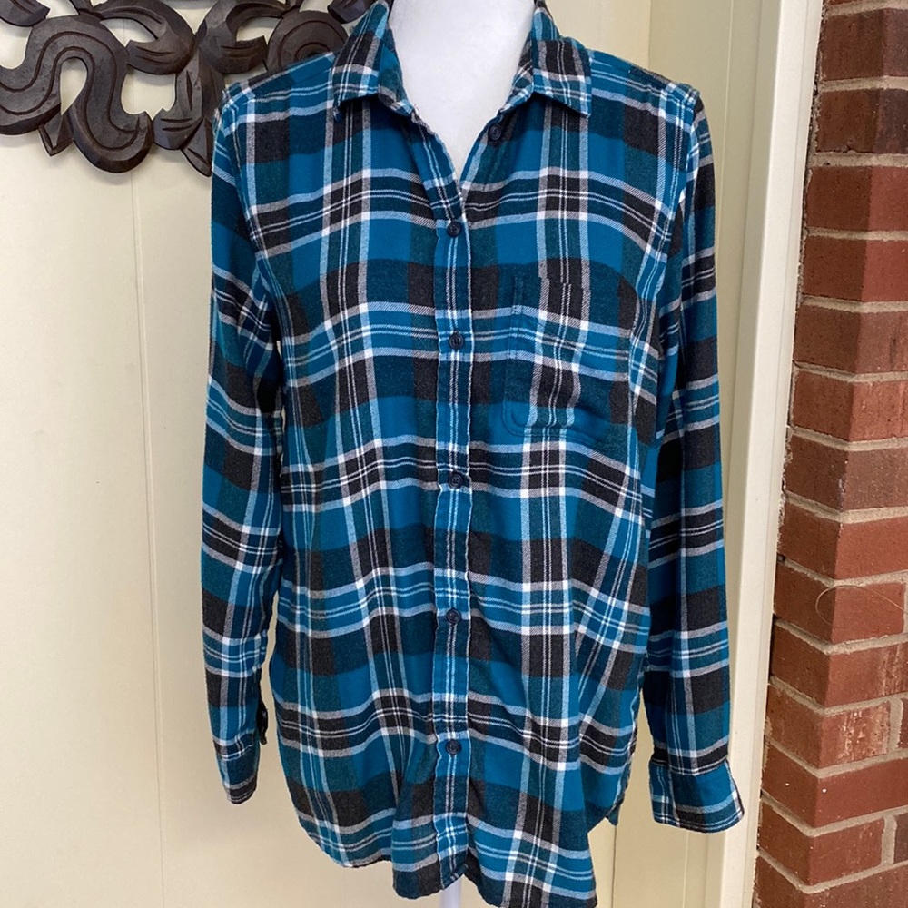 American Eagle Boyfriend Fit teal & black plaid shirt